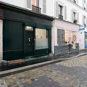 Apartment Black & White - Chic & Petit Maison- Pigalle 9eme, Paris
